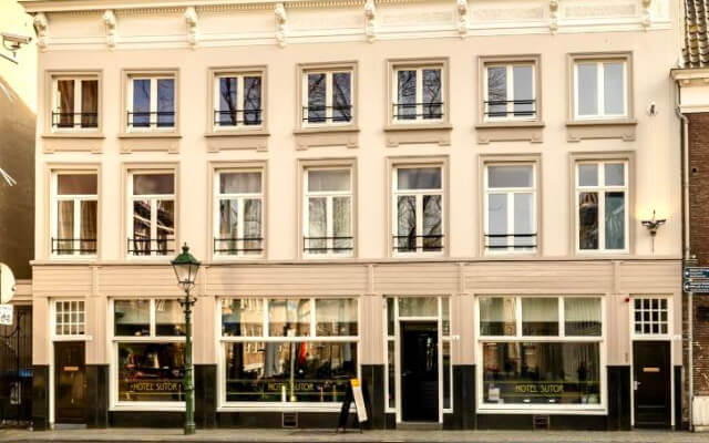 Dickens & Bouwens B.V. - Hotel Sutor